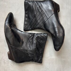 Frye Black Leather Ankle Booties Western Style